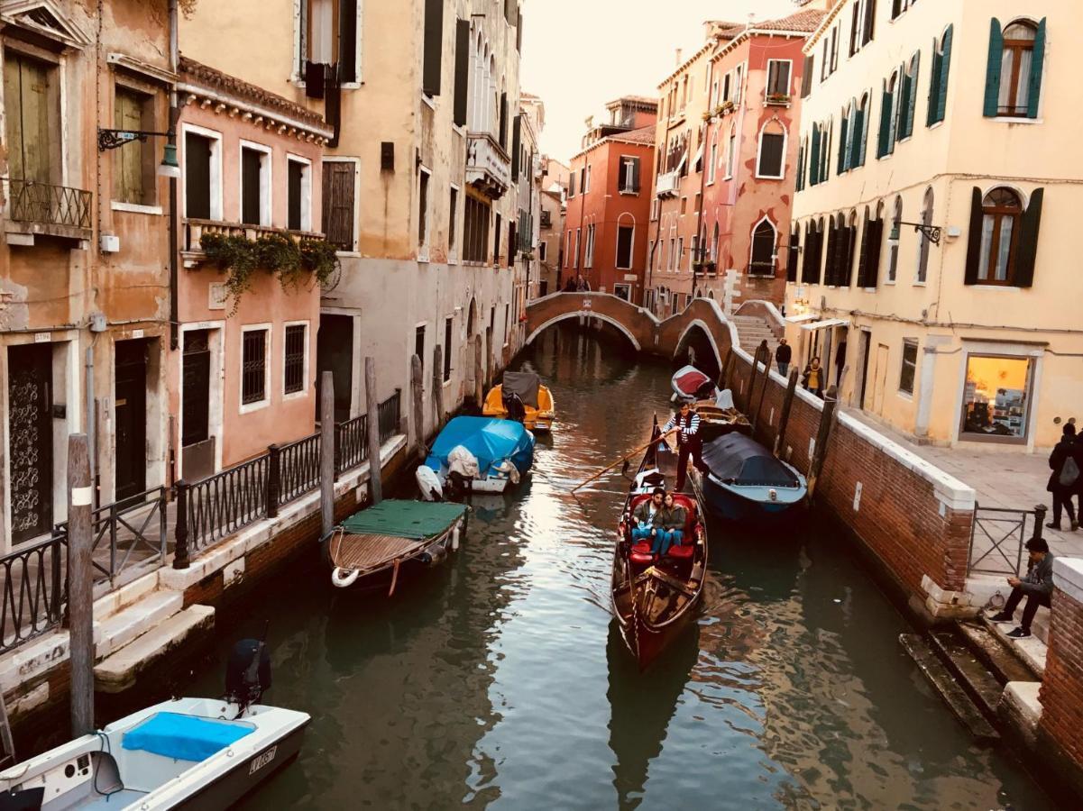 Апартаменты Pink House In Venice City Center Экстерьер фото